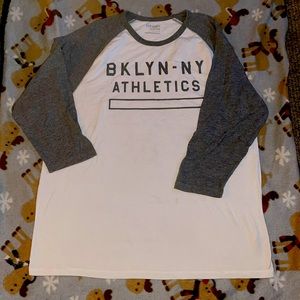 Old navy quarter sleeve t shirt